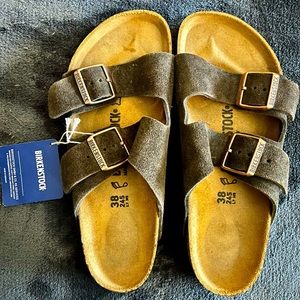 New Birkenstock Arizona suede brown sandals new with tags size US 7 EU 38